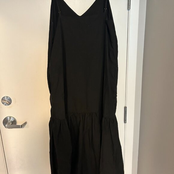 One Wednesday Everywhere Dress in Black - Picture 2 of 3